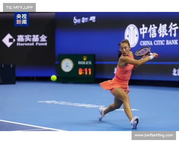 郑钦文直落两盘晋级中网32强，复出首胜主场欢呼不断