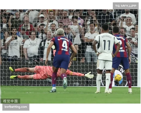 国家德比实时：巴萨变阵3-4-3应对皇马，维尼修斯陷入包夹